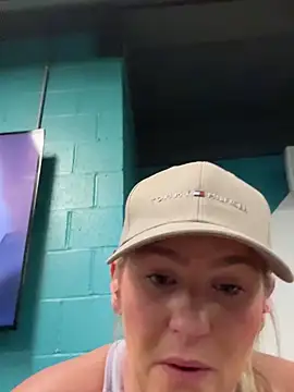 Charleigh xx online show from October 2025 06:43:02 PM