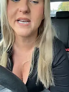 Charleigh xx online show from October 2025 03:02:01 PM