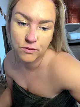 Charleigh xx online show from October 2025 09:50:01 AM