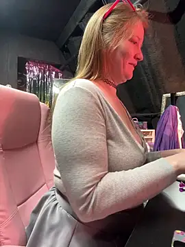 bigb00tycass online show from December 2025 07:40:02 PM