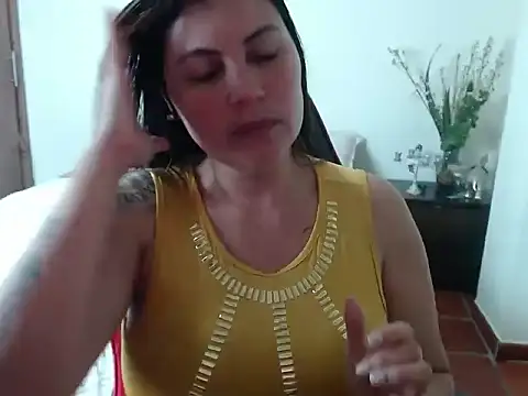 Secret Bella online show from October 2025 11:33:02 AM