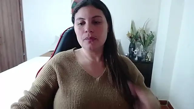 Secret Bella online show from September 2025 12:11:01 PM