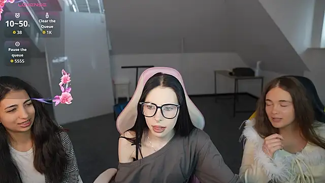 VivianSweet  online show from February 2026 11:32:02 AM