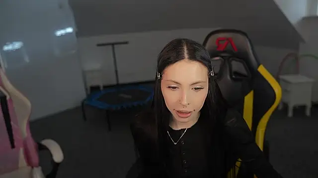 VivianSweet  online show from March 2026 10:28:01 AM