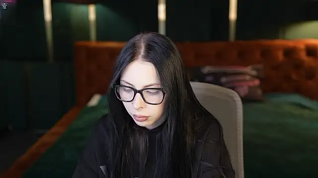 VivianSweet  online show from March 2026 11:32:02 AM