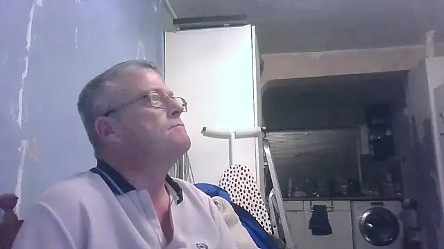 hefin18 online show from December 2025 10:57:02 PM