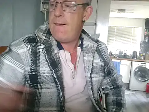 hefin18 online show from February 2025 12:50:02 PM