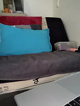 Volcaniiia online show from April 2026 04:01:01 PM