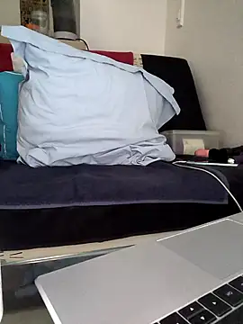 Volcaniiia online show from April 2026 12:50:02 PM