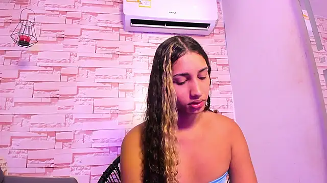 candice777 online show from June 2026 12:32:01 PM
