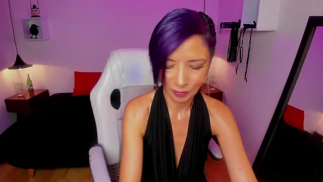 Snapshot of Trinityy__ chatting on June 2026 08:03:01 PM Trinityy online show from June 2026 08:03:01 PM
