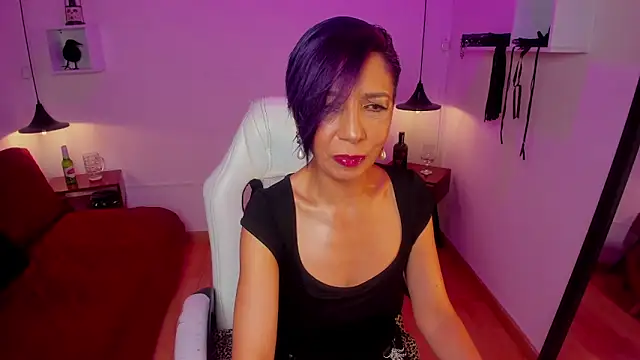 Snapshot of Trinityy__ chatting on June 2026 07:52:02 PM Trinityy online show from June 2026 07:52:02 PM