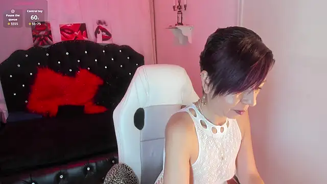 Trinityy   online show from October 2025 07:15:02 PM