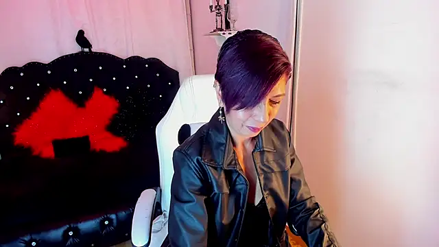 Trinityy   online show from December 2025 06:46:01 PM