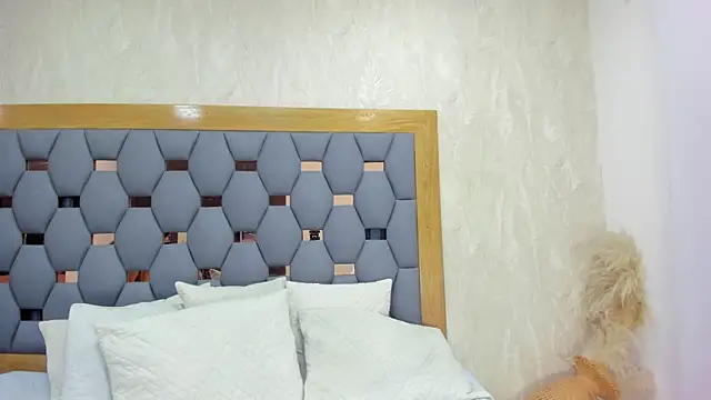 crystal sm online show from June 2026 04:54:02 AM