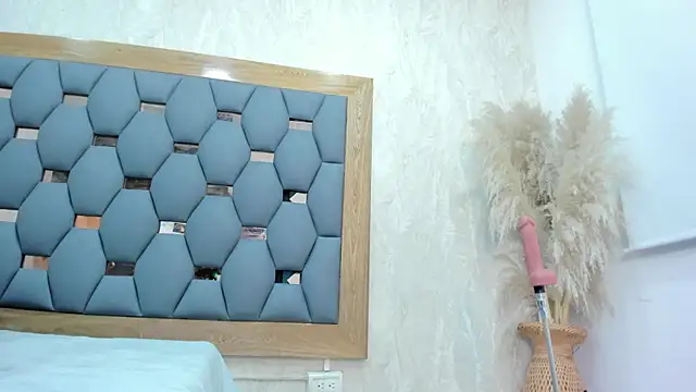 crystal sm online show from December 2025 03:07:01 AM