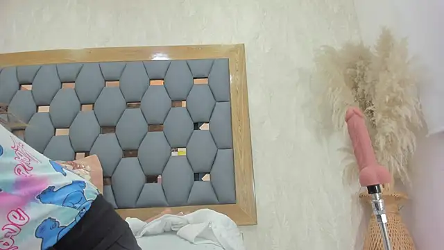 crystal sm online show from November 2025 03:07:01 AM