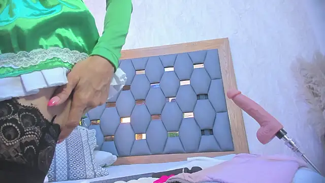 Snapshot of crystal_sm chatting on March 2026 03:09:02 AM crystal sm online show from March 2026 03:09:02 AM