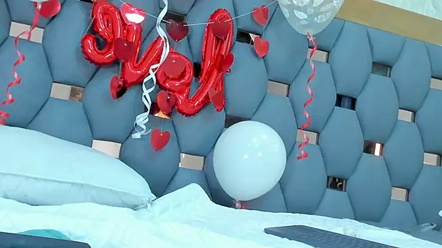 Snapshot of crystal_sm chatting on February 2026 07:51:01 AM crystal sm online show from February 2026 07:51:01 AM