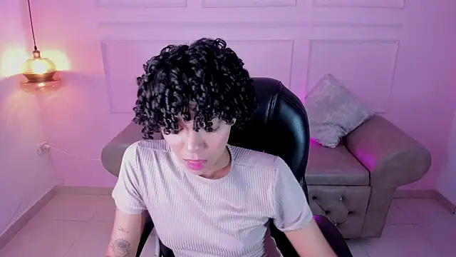 aitana kahlo online show from December 2025 07:07:02 PM