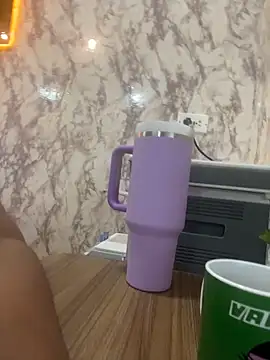 KAMILA HILL  online show from November 2025 09:40:02 PM