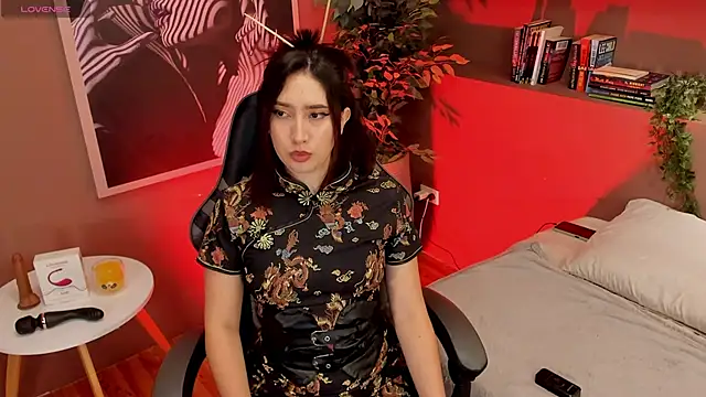 Skyyle  online show from March 2026 05:05:01 PM