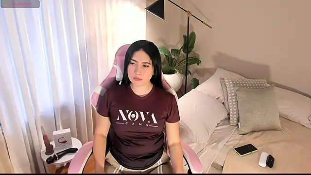 Skyyle  online show from September 2025 01:06:01 PM