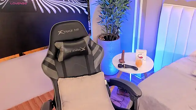 Skyyle  online show from March 2026 12:53:02 PM