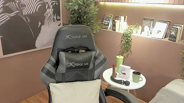 Skyyle  online show from May 2026 01:28:01 PM