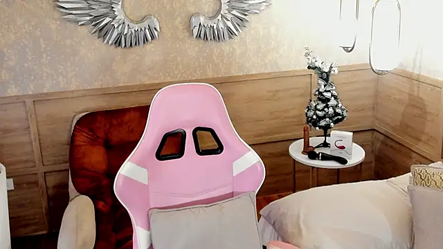 Skyyle  online show from December 2025 01:04:02 PM