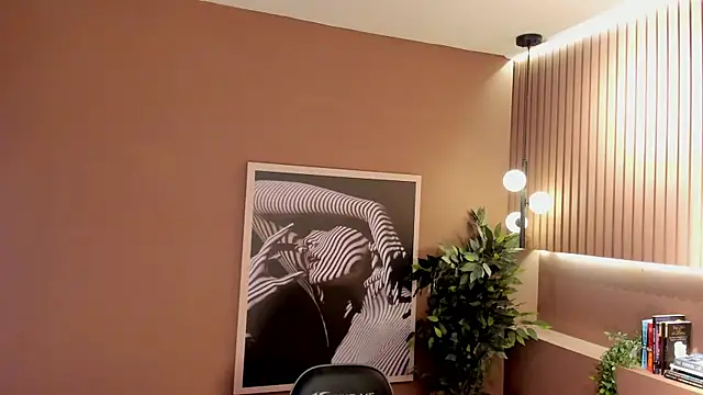 Skyyle  online show from November 2025 01:59:01 PM