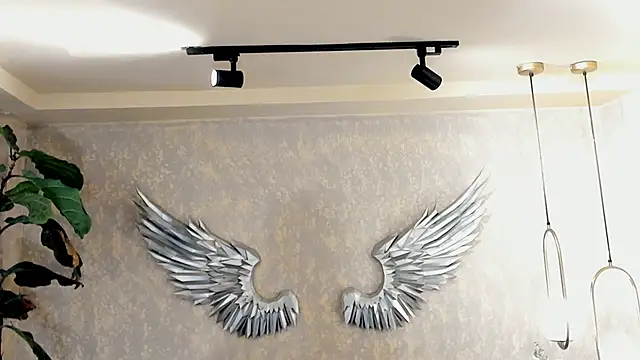 Skyyle  online show from December 2025 01:06:01 PM