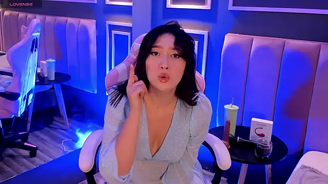 Skyyle  online show from May 2026 12:34:01 PM
