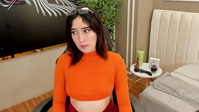 Skyyle  online show from March 2026 01:12:01 PM