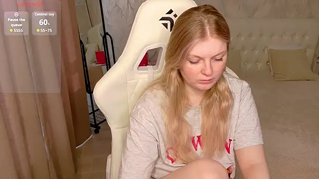 AmeliaDiamond online show from April 2026 10:10:01 AM