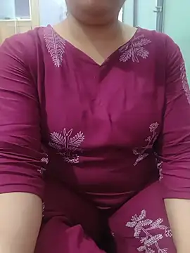 Snapshot of roshni_agrawal0 chatting on June 2026 07:58:02 AM roshni agrawal0 online show from June 2026 07:58:02 AM