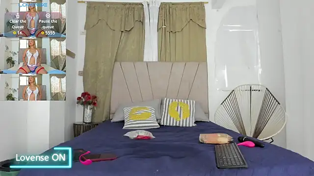 Lady miss    online show from November 2025 12:52:02 PM