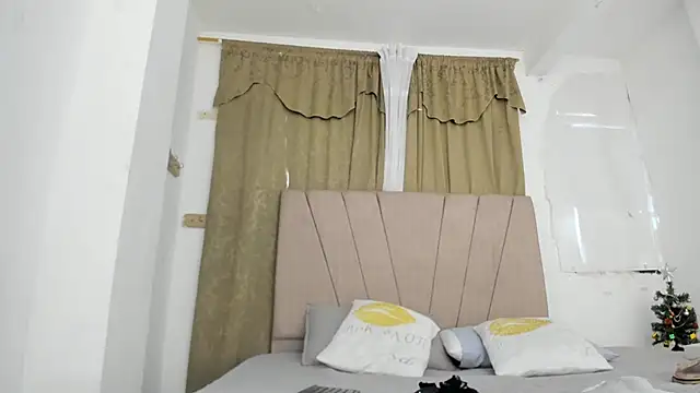 Lady miss    online show from December 2025 12:26:01 PM