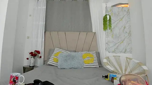 Lady miss    online show from April 2026 12:31:02 PM