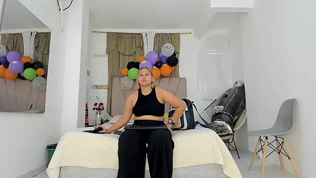 Lady miss    online show from October 2025 11:44:02 AM