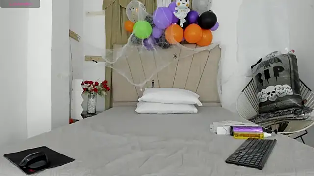 Lady miss    online show from October 2025 12:07:01 PM