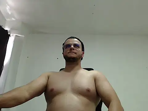 Snapshot of cloudsxxx chatting on May 2026 06:01:02 PM cloudsxxx online show from May 2026 06:01:02 PM