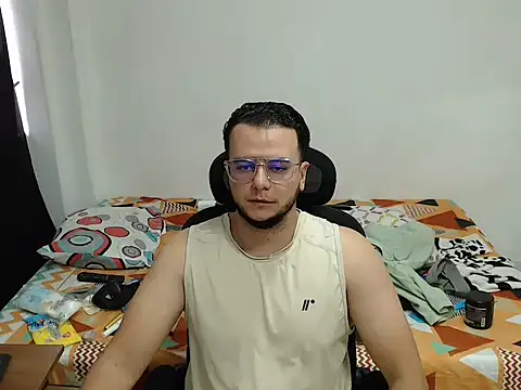 cloudsxxx online show from April 2026 04:04:02 PM