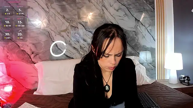 Astridhotman online show from October 2025 02:07:01 PM