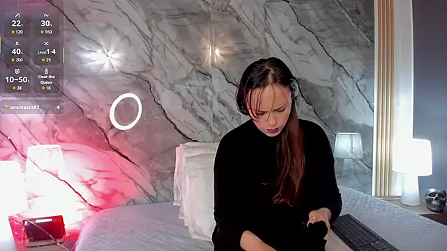 Astridhotman online show from October 2025 07:39:02 PM