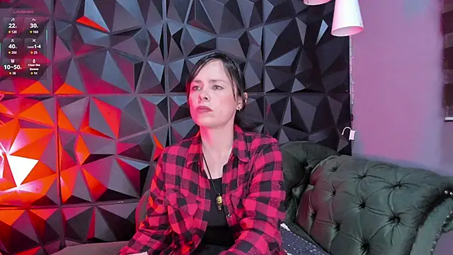 Astridhotman online show from September 2025 08:20:02 PM