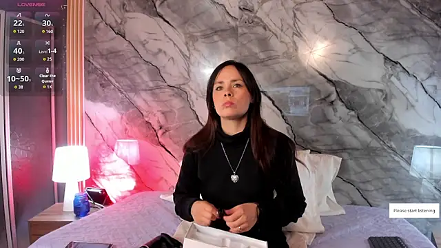 Astridhotman online show from September 2025 07:37:02 PM