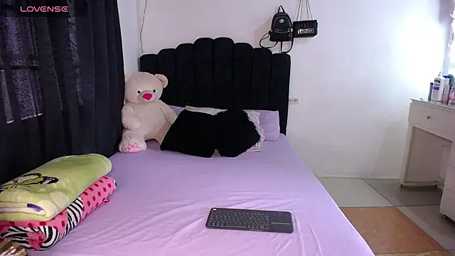 Snapshot of eileen__hills chatting on March 2026 03:19:02 PM eileen hills online show from March 2026 03:19:02 PM