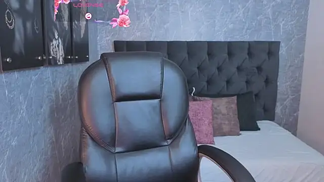 eileen  hills online show from October 2025 07:04:01 PM