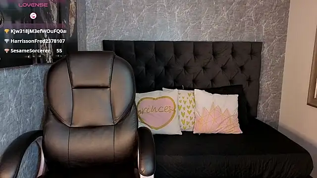 eileen  hills online show from December 2025 08:04:02 PM